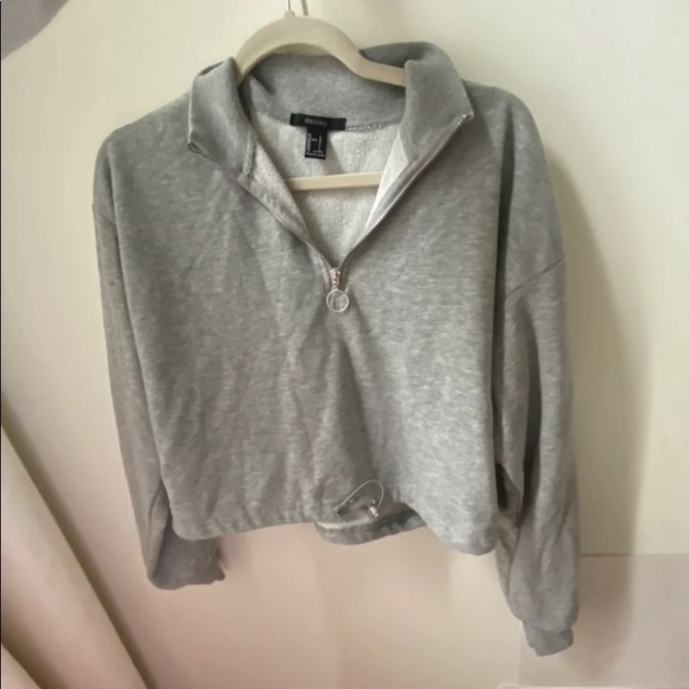 cropped sweatshirt
